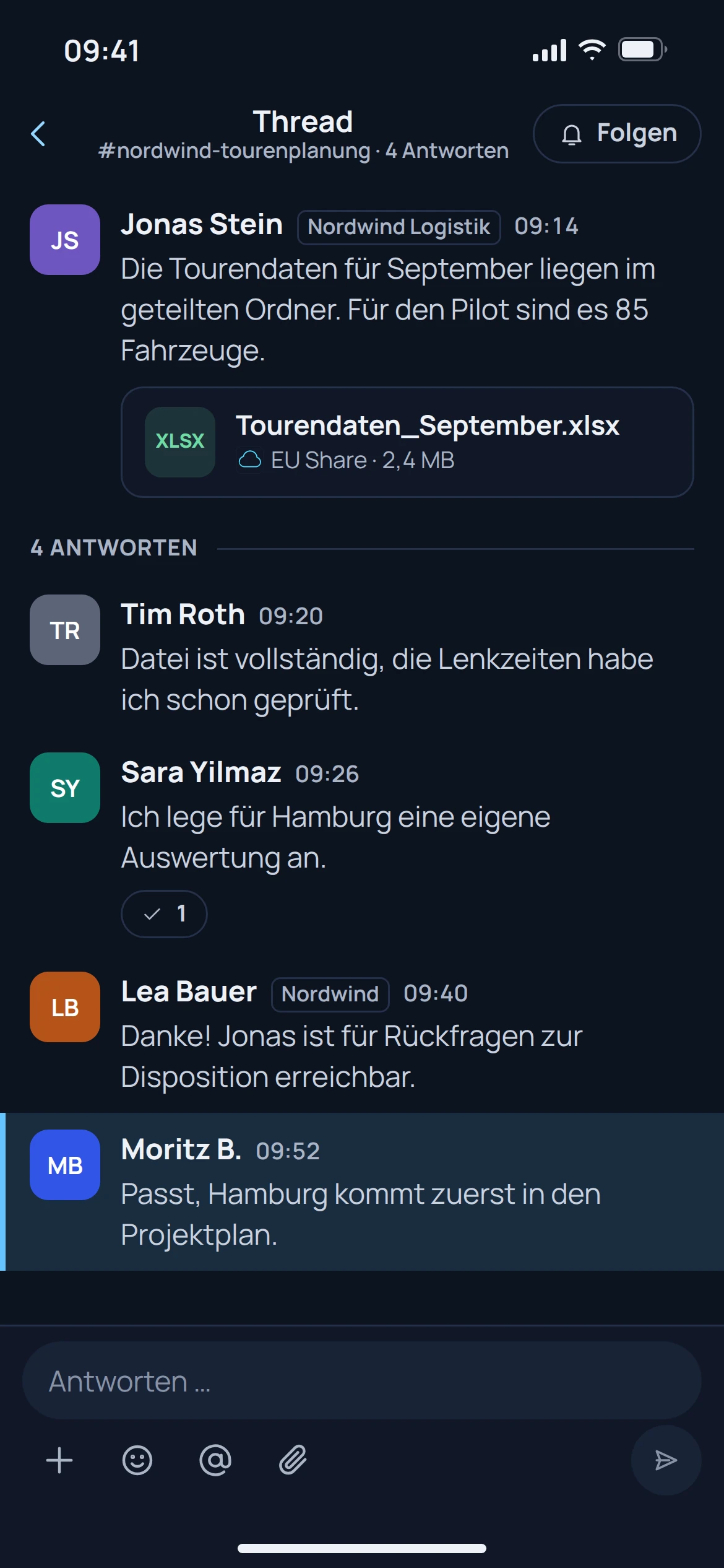 EU Chat, Nachrichten & Threads: Ansicht der Anwendung mit Beispieldaten