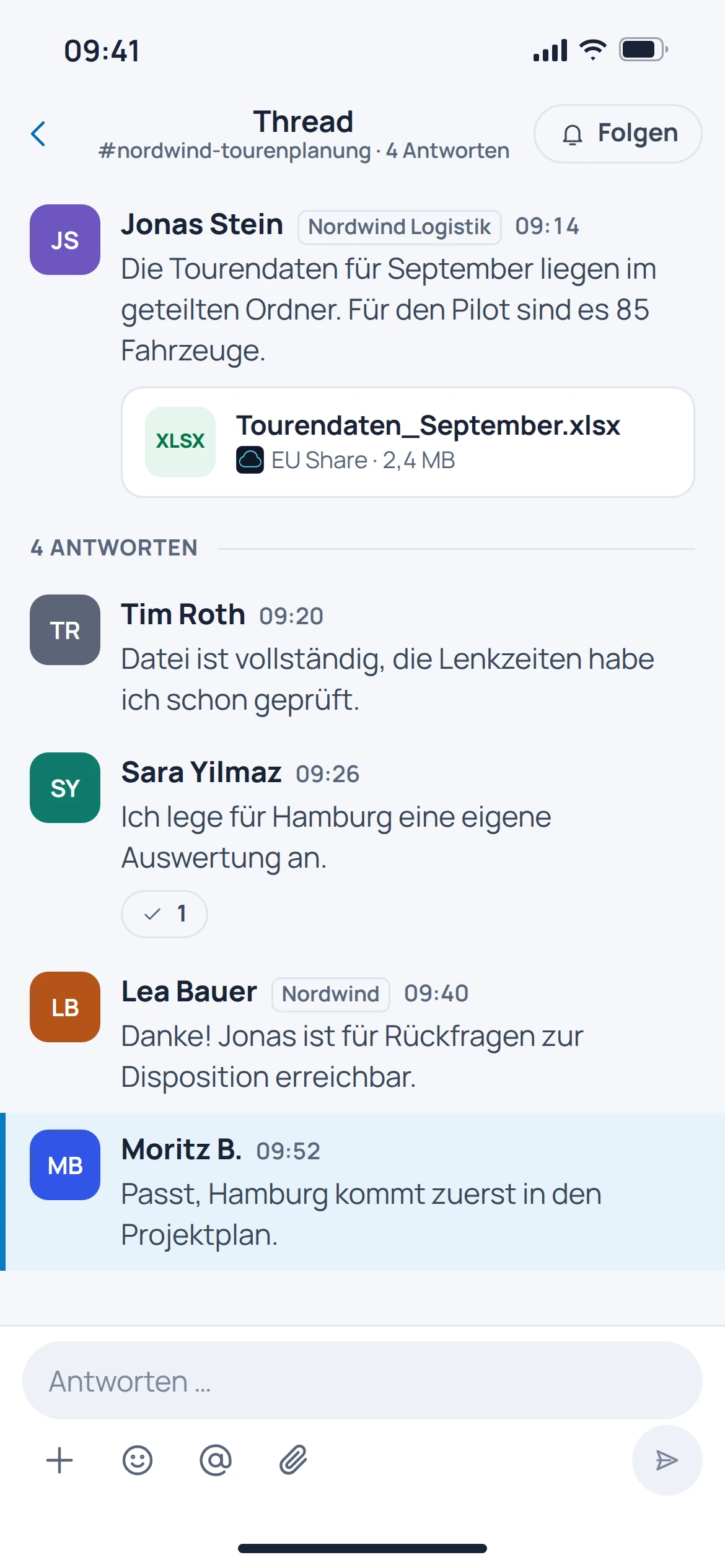 EU Chat, Nachrichten & Threads: Ansicht der Anwendung mit Beispieldaten